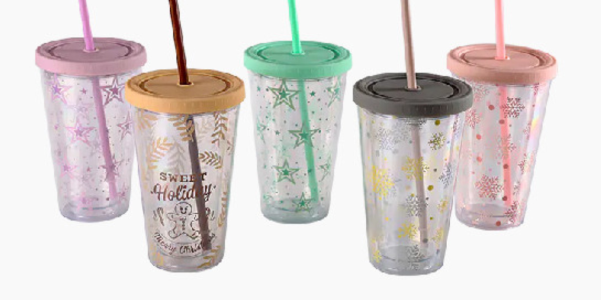 Is a Plastic Water Cup Better for Everyday Drinking?
