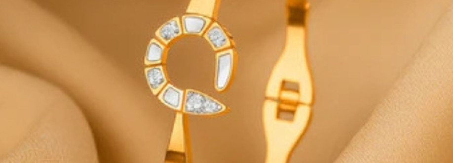 Bracelet Women Cover Image