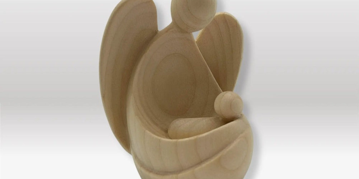 Figurine di Angeli in Legno che Aggiungono Significato e Calore all’Arredamento della Casa
