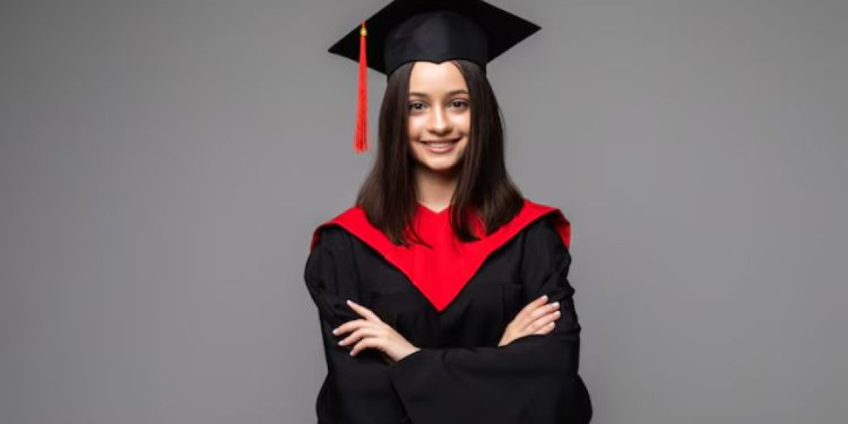 Academic Gown Sizes: A Step-by-Step Guide To The Best Fit