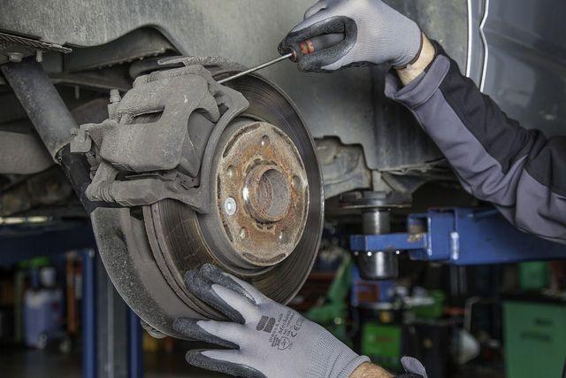 Brake Replacement Services: A Complete Guide for Car Owners | Bolworld