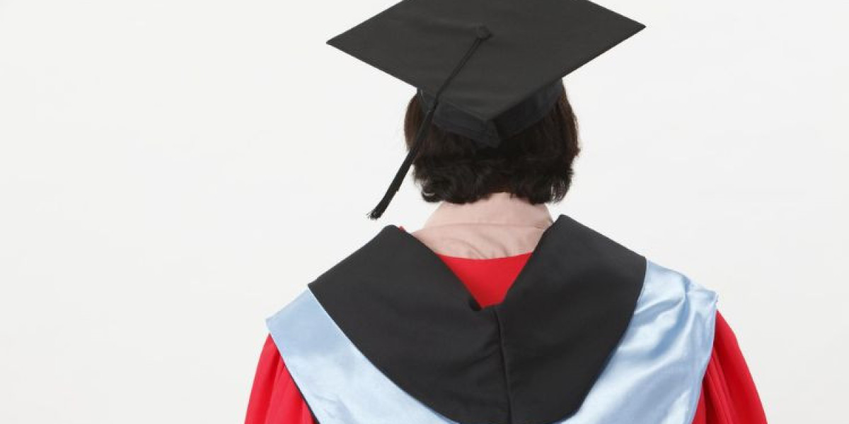 7 Creative Ways to Customize Graduation Stole