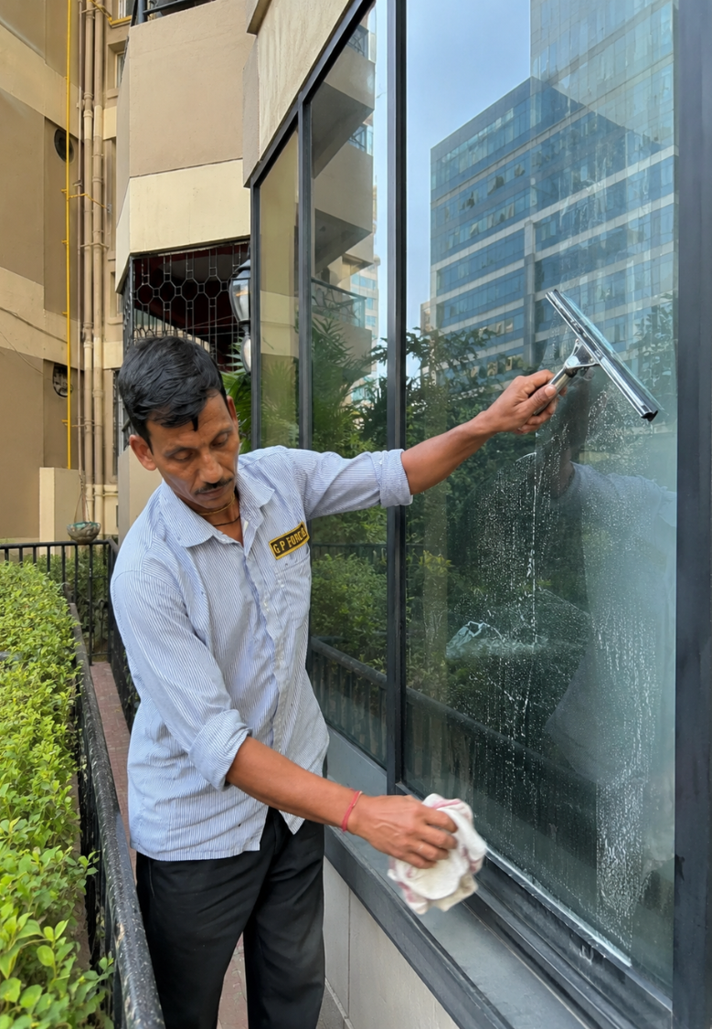 Glass Cleaning Services in Gurgaon | Professional & Affordable